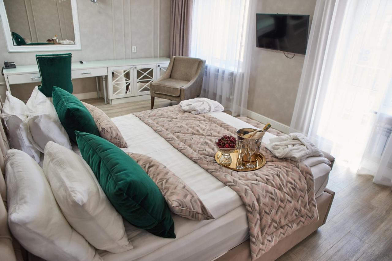 Rakhat Hotel Uralsk Dış mekan fotoğraf